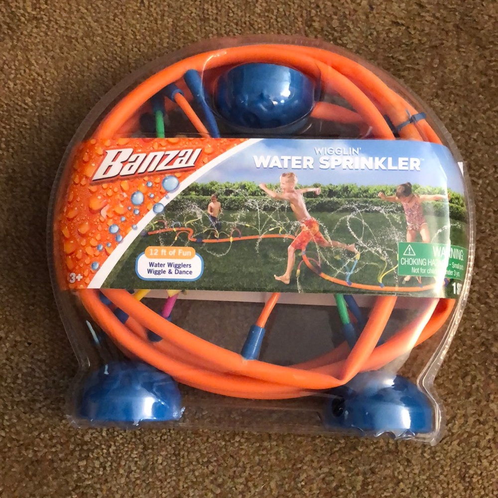 Wigglin 12 foot water outdoor sprinkler